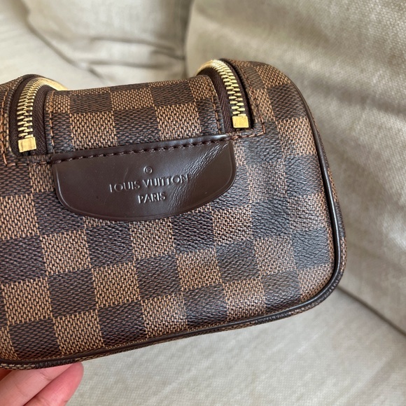 🎊2x HOST PICK🎊 Rare LV Dopp Kit King Size Toiletry Bag Clutch, **PRICE FIRM** - Picture 12 of 17